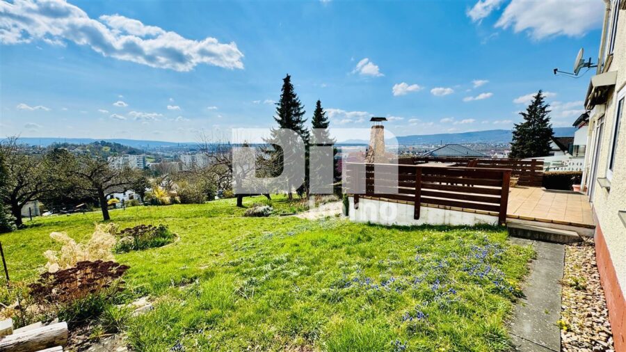 (R)eserviert!Teilsaniertes Traumhaus in begehrter Lage auf großem Grundstück mit Panoramablick - Gartenbereich groß